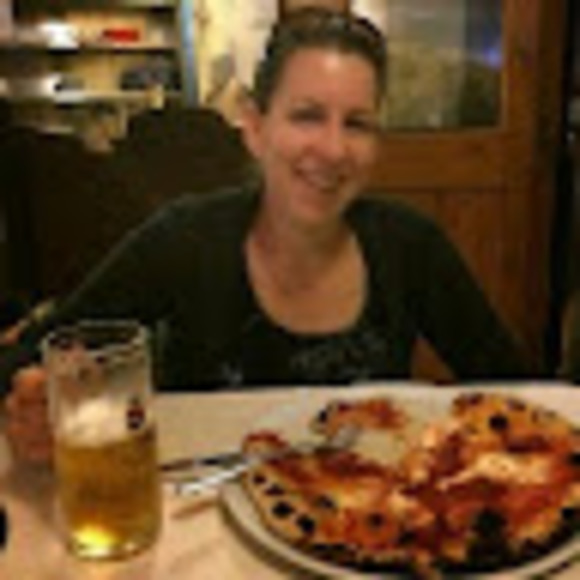 Meet your Posher, Cara - Picture 1 of 1